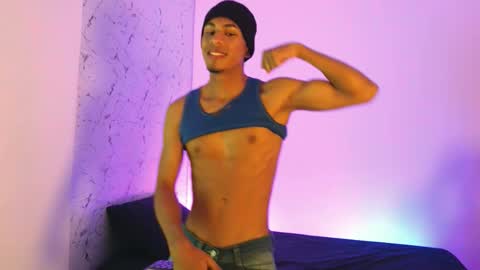 Snapshot of lorian_vikel chatting on November 16, 2025, 9:09 pm Lorian Vikel online show from November 16, 2025, 9:09 pm