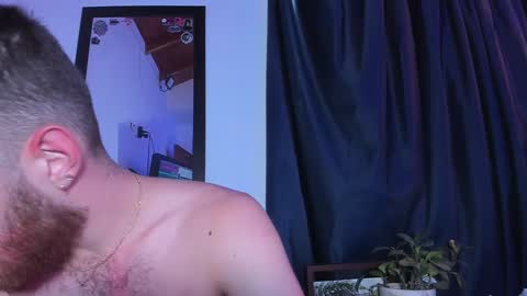 Snapshot of los_juanes chatting on December 11, 2024, 7:46 pm JUAN JUAN online show from December 11, 2024, 7:46 pm