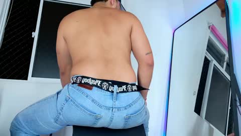 Snapshot of los_juanes chatting on May 16, 2026, 2:19 am JUAN JUAN online show from May 16, 2026, 2:19 am