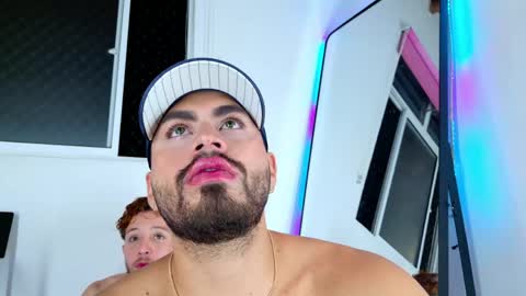 Snapshot of los_juanes chatting on May 17, 2026, 9:17 am JUAN JUAN online show from May 17, 2026, 9:17 am