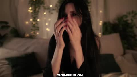 Snapshot of lost_mymind chatting on December 5, 2025, 11:08 am Jess online show from December 5, 2025, 11:08 am