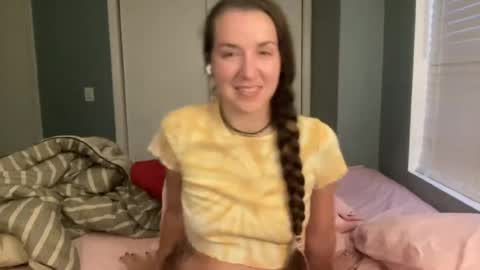 Snapshot of lothlori chatting on August 4, 2026, 12:25 am lothlori online show from August 4, 2026, 12:25 am