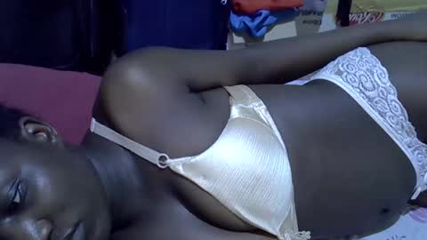 lotty_lavilla online show from January 16, 2026, 6:23 pm