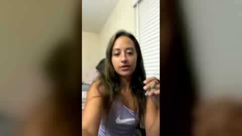 lotusflowerbomb95 online show from April 21, 2026, 3:24 am