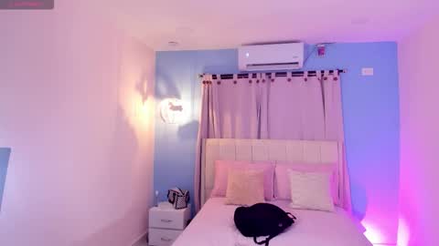 Snapshot of lou_22_ chatting on March 5, 2026, 12:12 pm Lou online show from March 5, 2026, 12:12 pm