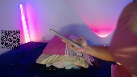 lou_cuteee online show from May 25, 2026, 1:44 am