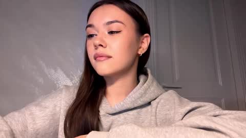 Lana online show from March 9, 2026, 5:50 pm