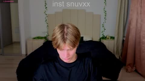 Snapshot of louie_evans chatting on October 29, 2025, 9:05 pm louie_evans online show from October 29, 2025, 9:05 pm