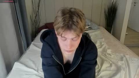 Snapshot of louie_evans chatting on November 17, 2025, 3:45 am louie_evans online show from November 17, 2025, 3:45 am