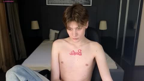 Snapshot of louie_evans chatting on December 17, 2025, 7:42 pm louie_evans online show from December 17, 2025, 7:42 pm