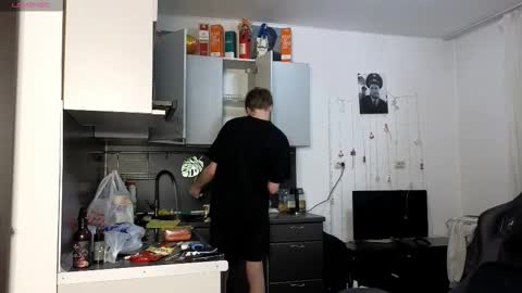 louie_evans online show from March 3, 2026, 6:14 pm