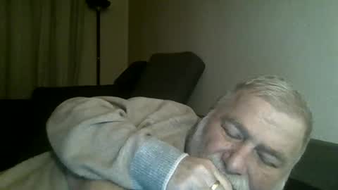 Snapshot of louis_chokdee chatting on December 4, 2024, 5:11 pm louis_chokdee online show from December 4, 2024, 5:11 pm