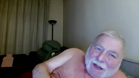 Snapshot of louis_chokdee chatting on December 5, 2025, 6:04 pm louis_chokdee online show from December 5, 2025, 6:04 pm