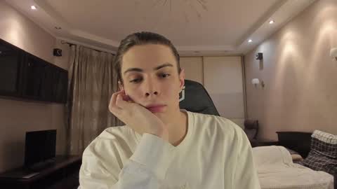 Snapshot of louis_preston chatting on February 17, 2025, 8:58 pm Mark online show from February 17, 2025, 8:58 pm