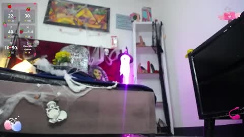 Snapshot of louise_nails chatting on October 23, 2025, 12:26 pm LouIse online show from October 23, 2025, 12:26 pm