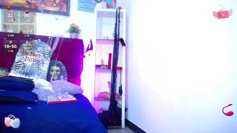 Snapshot of louise_nails chatting on November 4, 2025, 4:50 pm LouIse online show from November 4, 2025, 4:50 pm