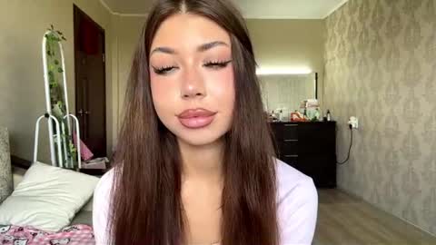 Snapshot of louiswawrzyniak chatting on June 14, 2026, 7:32 am Flora online show from June 14, 2026, 7:32 am