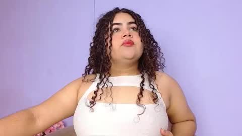 lourdes_moon22 online show from October 18, 2025, 1:45 pm