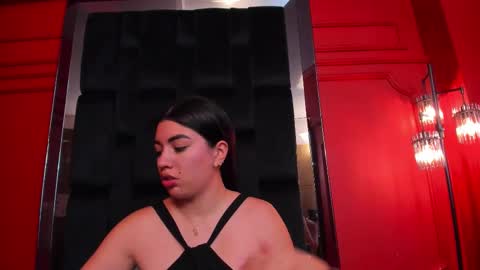 Louren Fox online show from December 16, 2025, 6:57 pm