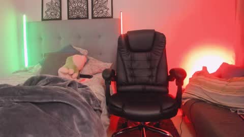 Lourrein Stoun   Independiente online show from November 13, 2025, 2:54 am