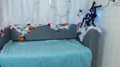 Snapshot of love_bella_ chatting on October 25, 2025, 12:07 am love bella online show from October 25, 2025, 12:07 am