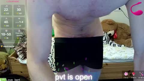 Snapshot of love_bert chatting on February 24, 2025, 5:31 pm Love bert online show from February 24, 2025, 5:31 pm