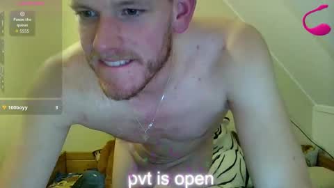 Snapshot of love_bert chatting on October 31, 2025, 10:11 pm Love bert online show from October 31, 2025, 10:11 pm