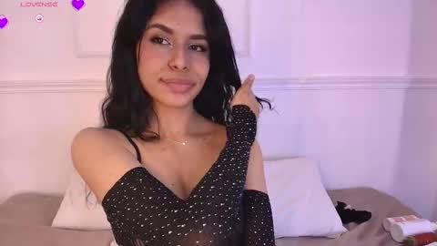 Snapshot of love_cameron chatting on January 8, 2026, 7:27 pm Cam online show from January 8, 2026, 7:27 pm