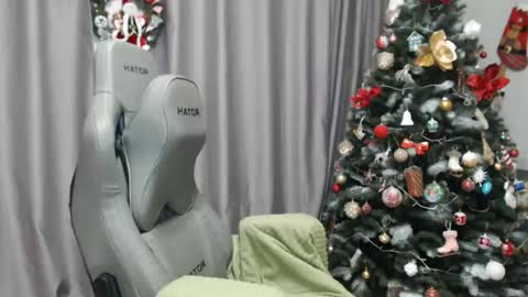 Megane online show from December 16, 2025, 8:41 am