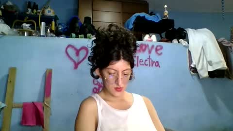 love_electra online show from October 4, 2025, 3:43 pm