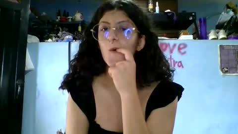 love_electra online show from April 7, 2026, 2:17 pm