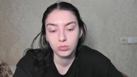 Snapshot of love_lina_muuur chatting on April 18, 2026, 2:43 pm LINA online show from April 18, 2026, 2:43 pm