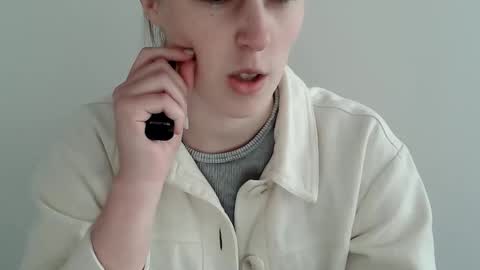 Snapshot of love_vivian chatting on November 5, 2025, 2:17 pm Vivian online show from November 5, 2025, 2:17 pm