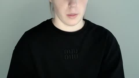 Snapshot of love_vivian chatting on November 11, 2025, 1:33 pm Vivian online show from November 11, 2025, 1:33 pm