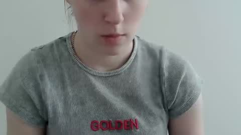 Snapshot of love_vivian chatting on November 14, 2025, 11:42 am Vivian online show from November 14, 2025, 11:42 am