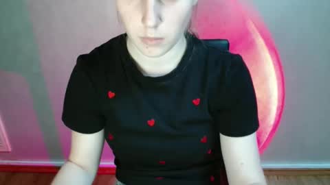 Snapshot of love_vivian chatting on December 18, 2025, 1:17 pm Vivian online show from December 18, 2025, 1:17 pm