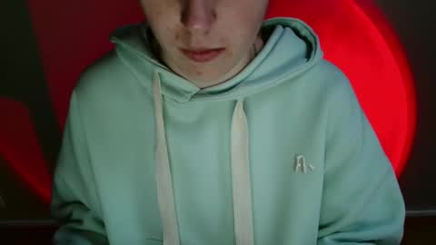 Vivian online show from December 22, 2025, 1:19 pm