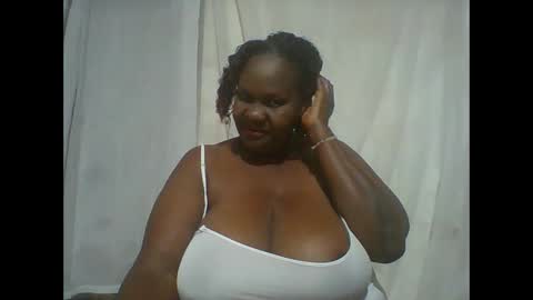 Lynn online show from November 3, 2025, 3:02 pm