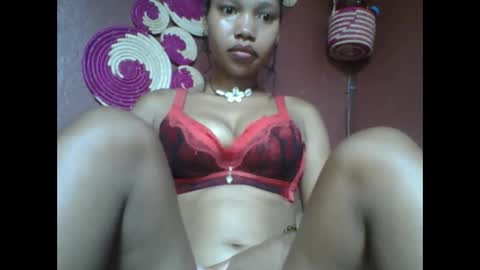 Snapshot of loveinlife750427 chatting on February 3, 2025, 4:04 am loveinlife750427 online show from February 3, 2025, 4:04 am