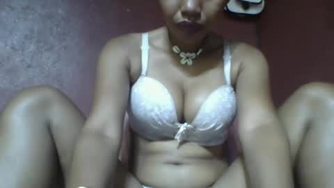 Snapshot of loveinlife750427 chatting on March 5, 2025, 5:18 am loveinlife750427 online show from March 5, 2025, 5:18 am