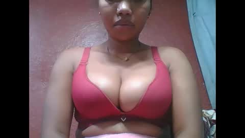 Snapshot of loveinlife750427 chatting on October 21, 2025, 2:12 am loveinlife750427 online show from October 21, 2025, 2:12 am