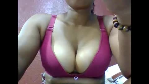 loveinlife750427 online show from February 23, 2026, 4:43 am