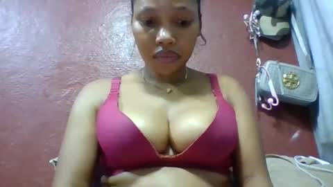 Snapshot of loveinlife750427 chatting on May 6, 2026, 6:24 pm loveinlife750427 online show from May 6, 2026, 6:24 pm