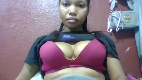 Snapshot of loveinlife750427 chatting on May 14, 2026, 2:29 am loveinlife750427 online show from May 14, 2026, 2:29 am