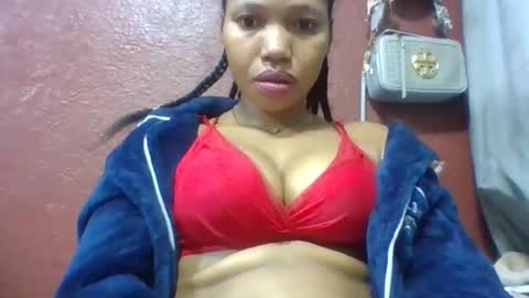 Snapshot of loveinlife750427 chatting on May 23, 2026, 2:39 am loveinlife750427 online show from May 23, 2026, 2:39 am