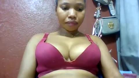 Snapshot of loveinlife750427 chatting on May 28, 2026, 3:04 am loveinlife750427 online show from May 28, 2026, 3:04 am
