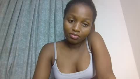 Snapshot of lovelbrownie chatting on October 31, 2025, 10:22 pm lovelbrownie online show from October 31, 2025, 10:22 pm