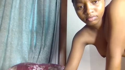 Snapshot of lovelbrownie chatting on November 24, 2025, 8:03 am lovelbrownie online show from November 24, 2025, 8:03 am