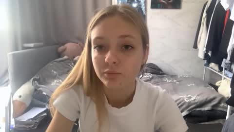 Ella online show from October 13, 2025, 7:41 am