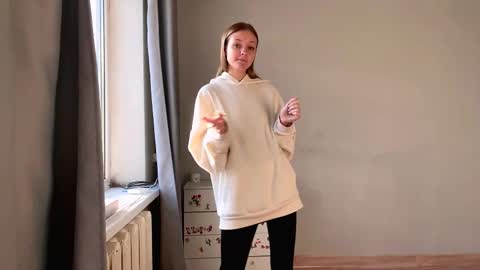 Ella online show from November 17, 2025, 6:08 am